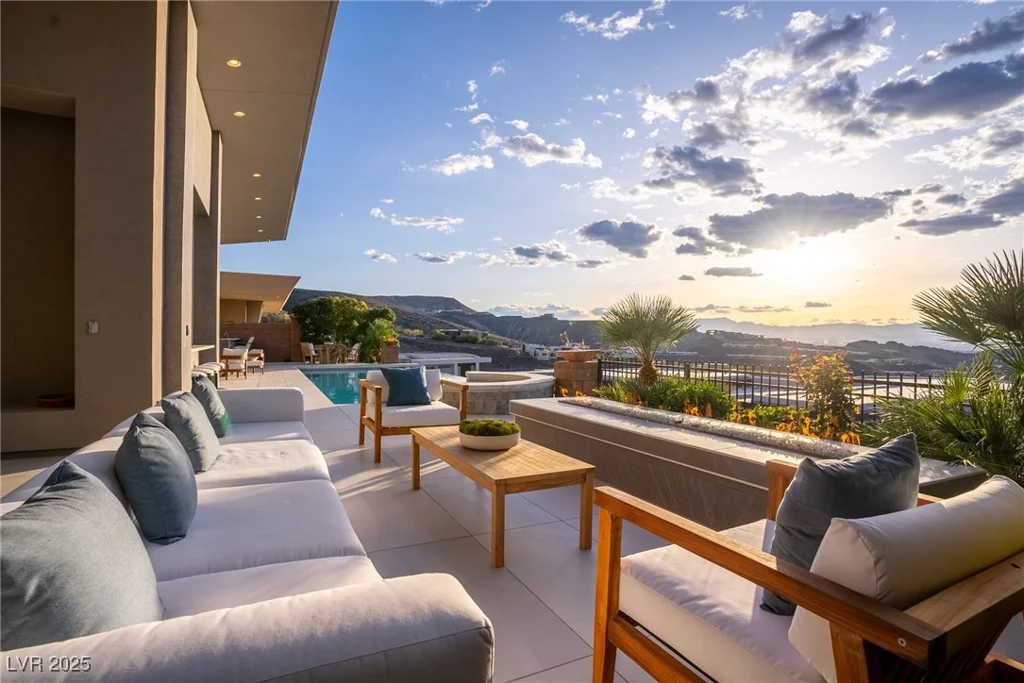 667 Palisade Rim, Henderson, NV 89012