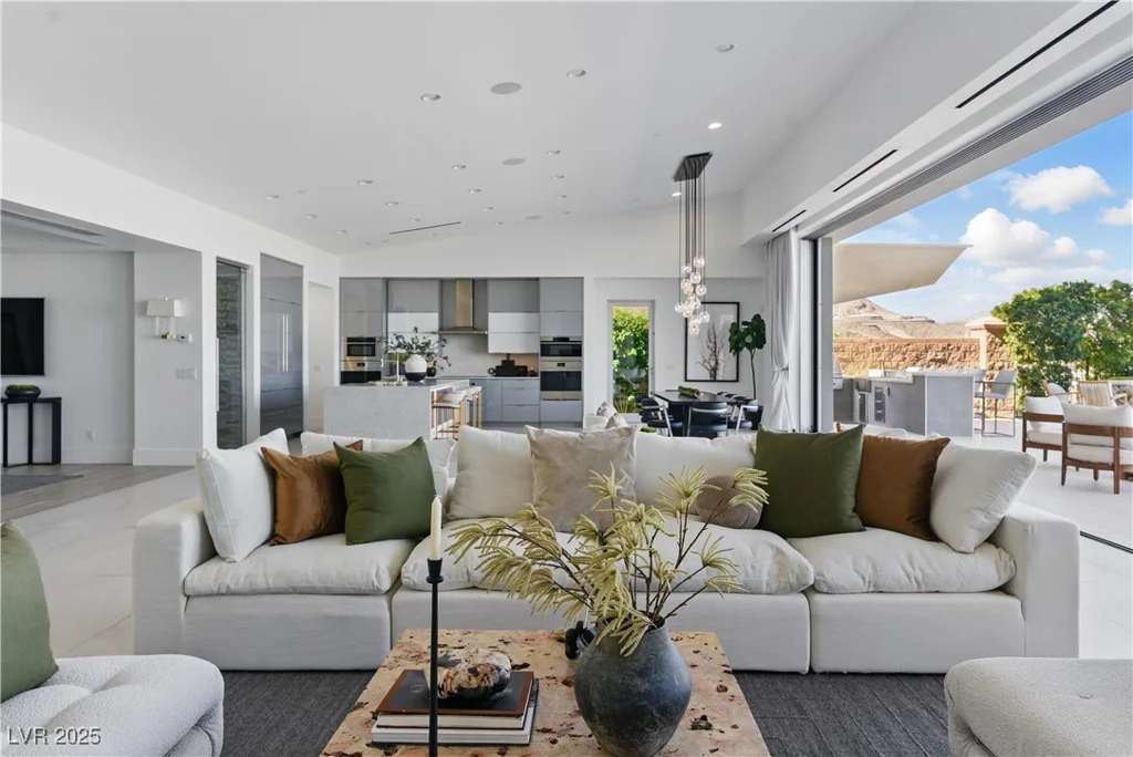 667 Palisade Rim, Henderson, NV 89012
