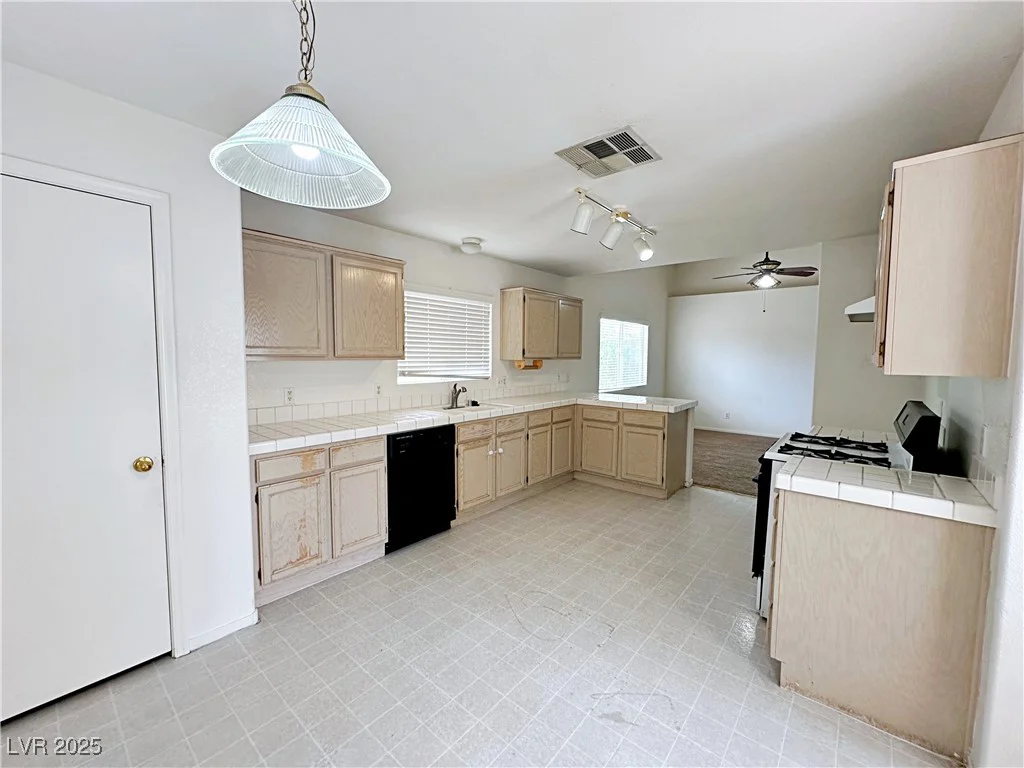 3723 Vidalia, North Las Vegas, NV 89031