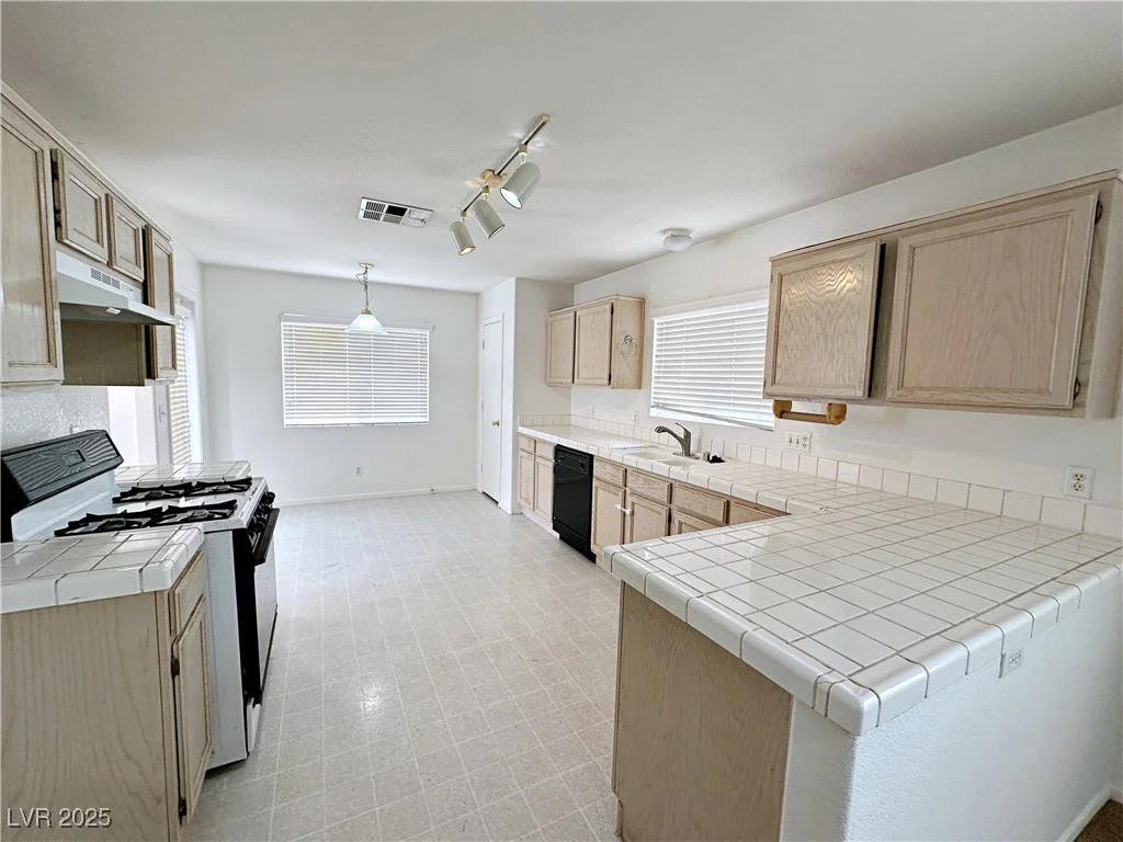 3723 Vidalia, North Las Vegas, NV 89031