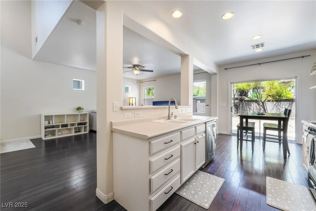 9428 Melva Blue, Las Vegas, NV 89166
