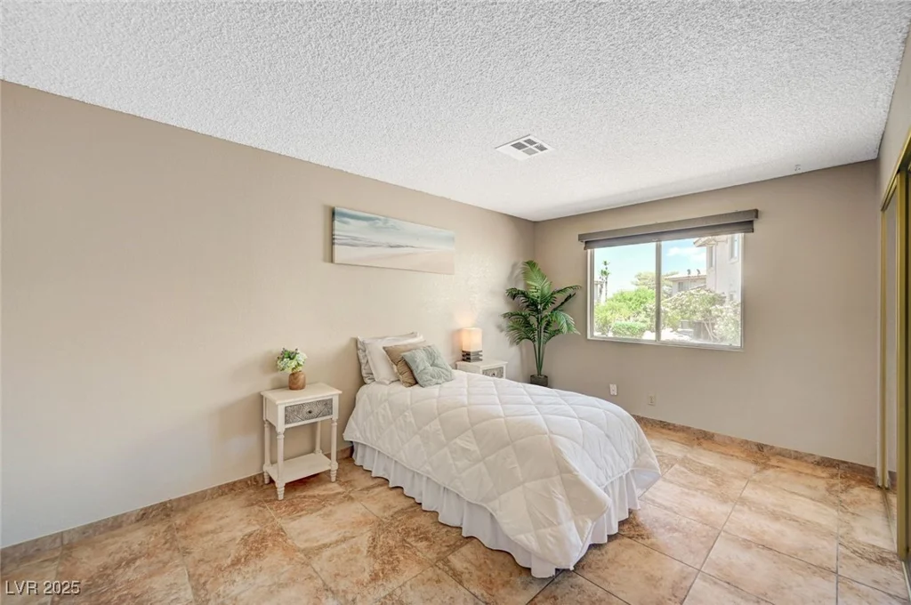 7952 Diamond Rock, Las Vegas, NV 89128