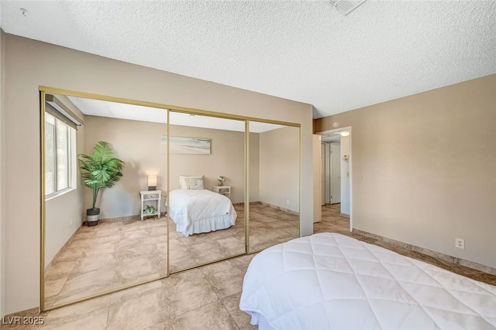 7952 Diamond Rock, Las Vegas, NV 89128