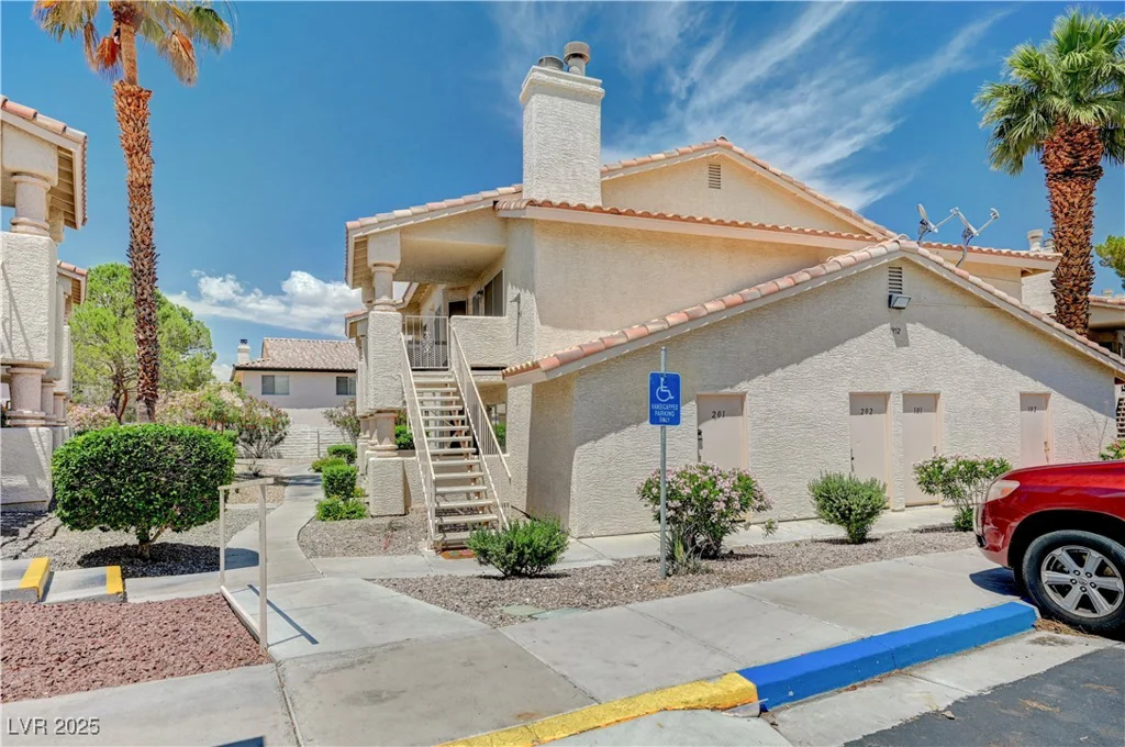 7952 Diamond Rock, Las Vegas, NV 89128