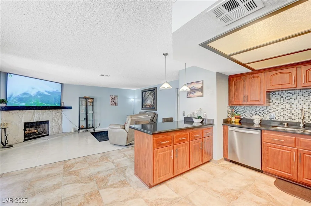 7952 Diamond Rock, Las Vegas, NV 89128
