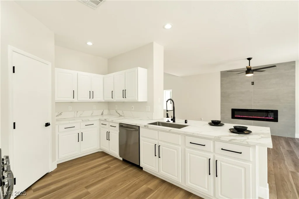 9349 Lakefront Color, Las Vegas, NV 89178