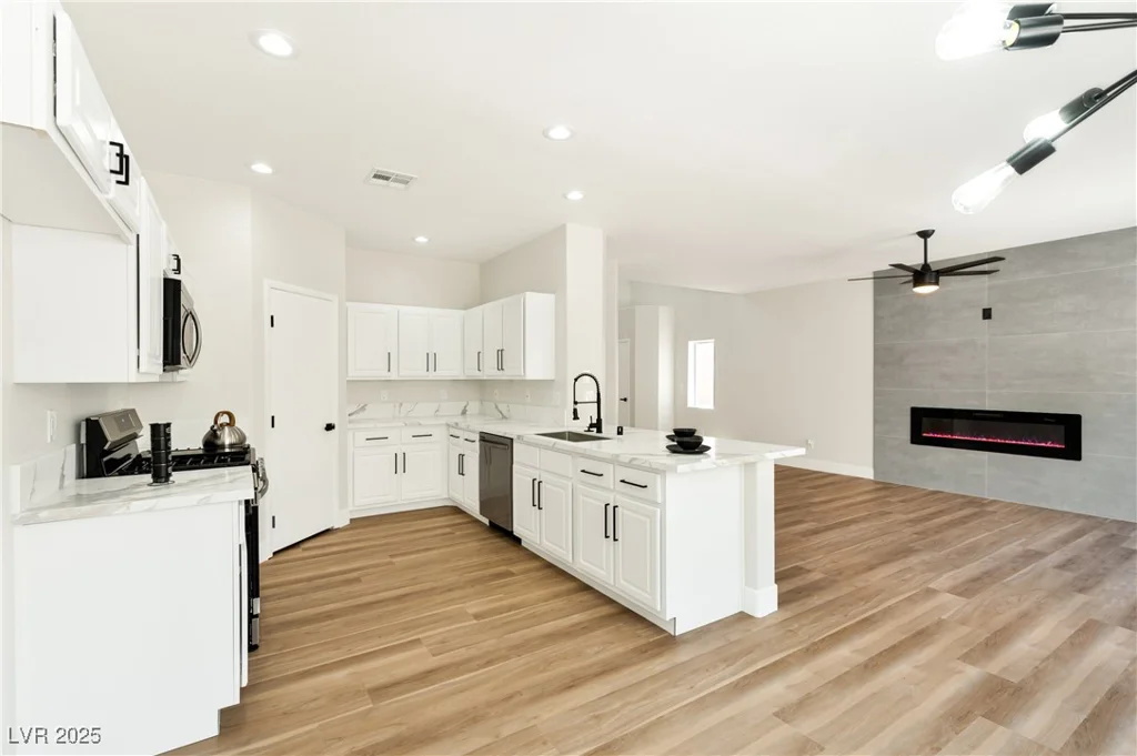9349 Lakefront Color, Las Vegas, NV 89178