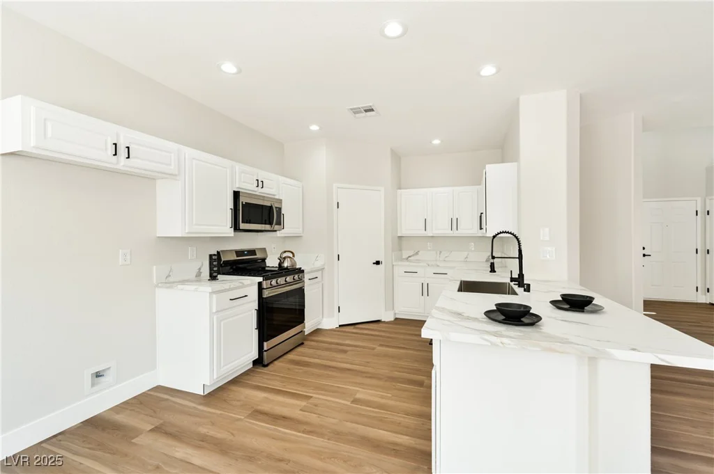 9349 Lakefront Color, Las Vegas, NV 89178