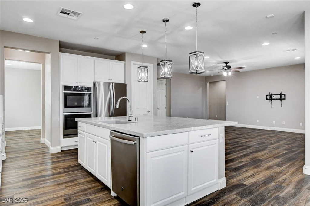 716 Cadence View, Henderson, NV 89011