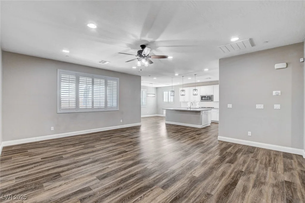 716 Cadence View, Henderson, NV 89011