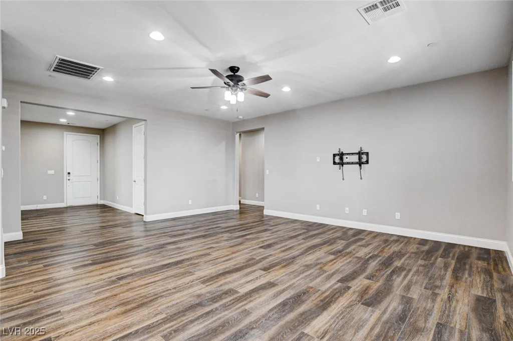 716 Cadence View, Henderson, NV 89011