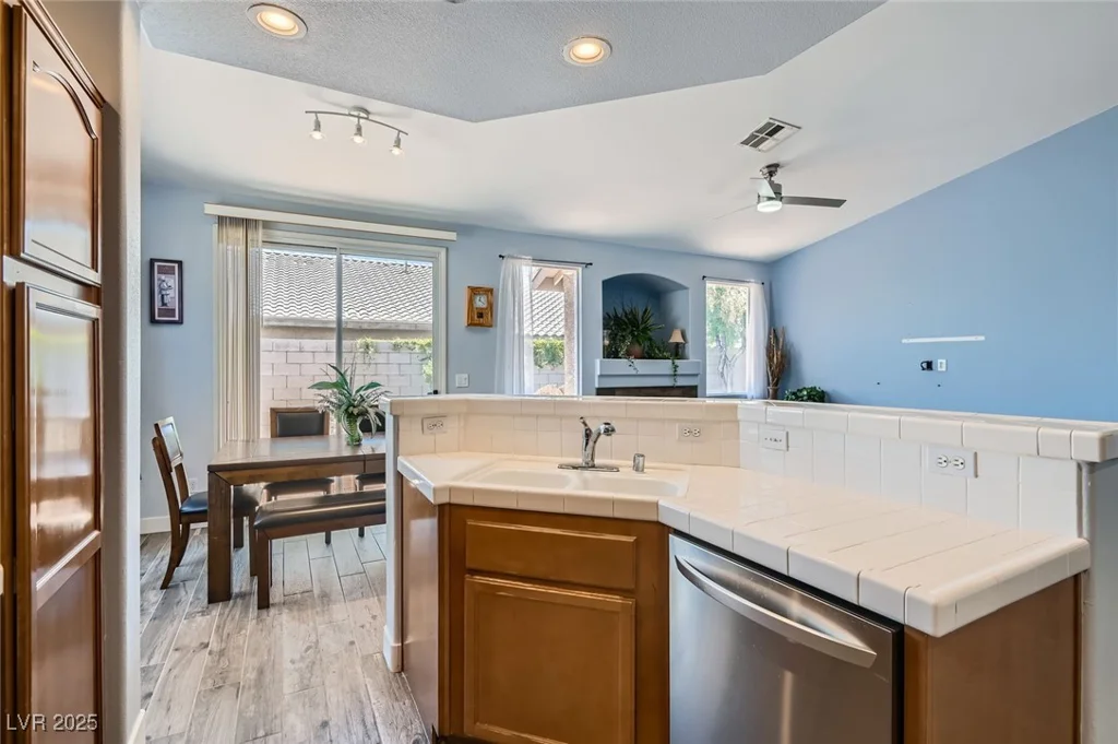 216 Twin Creek, Henderson, NV 89074
