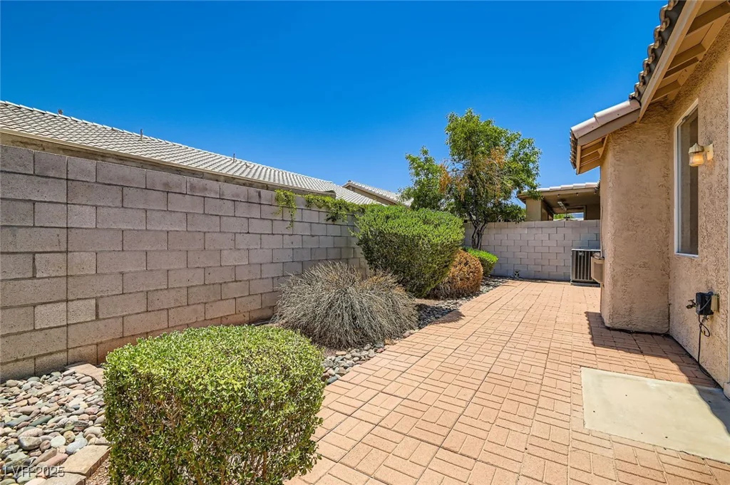 216 Twin Creek, Henderson, NV 89074