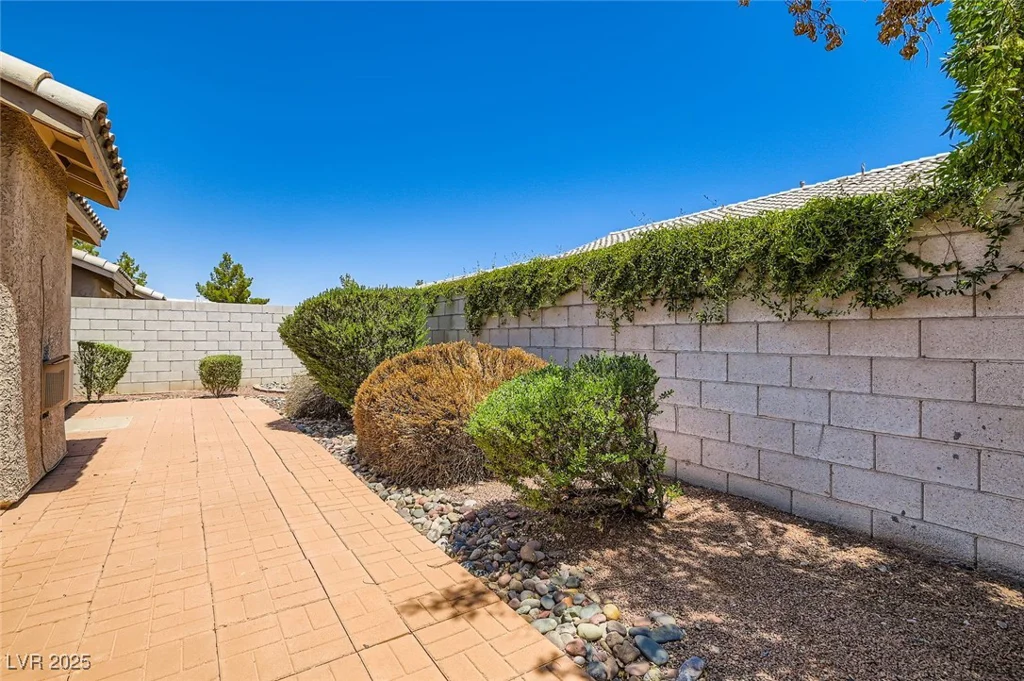216 Twin Creek, Henderson, NV 89074