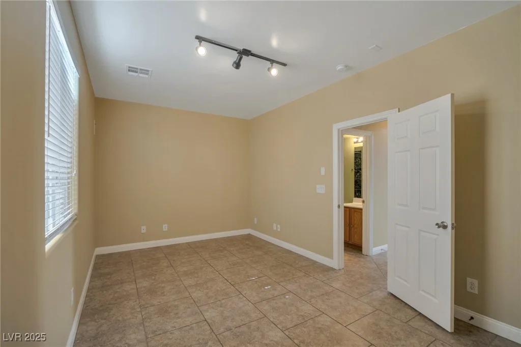 5915 Poplar Tree, Las Vegas, NV 89148
