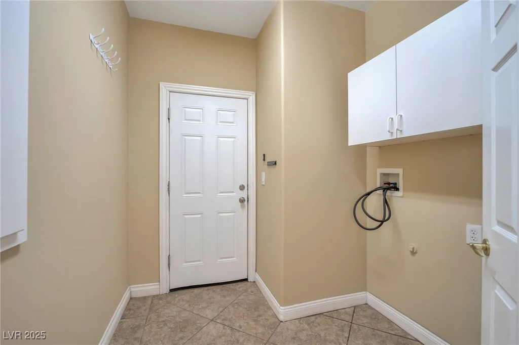 5915 Poplar Tree, Las Vegas, NV 89148