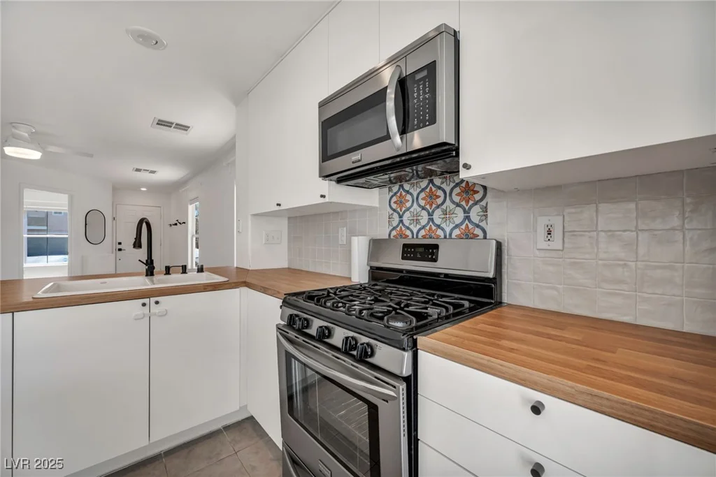 4020 Pistachio Nut, Las Vegas, NV 89115