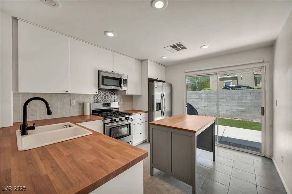 4020 Pistachio Nut, Las Vegas, NV 89115