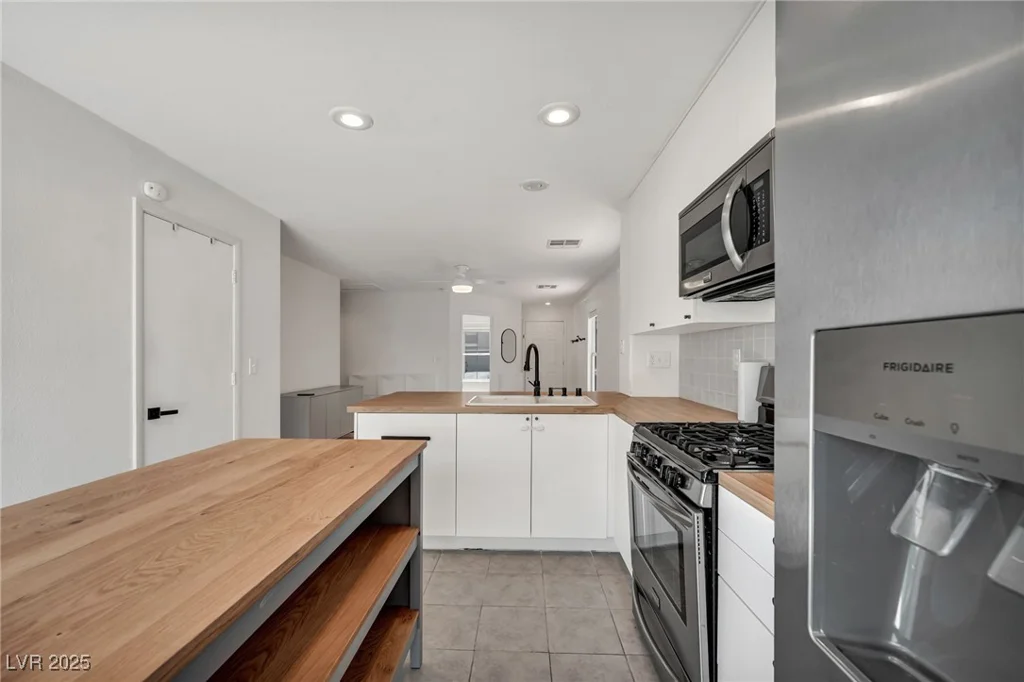 4020 Pistachio Nut, Las Vegas, NV 89115