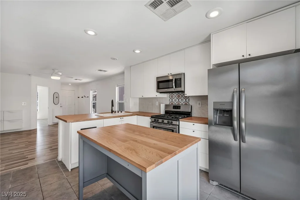 4020 Pistachio Nut, Las Vegas, NV 89115