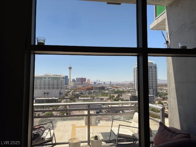 353 Bonneville, Las Vegas, NV 89101