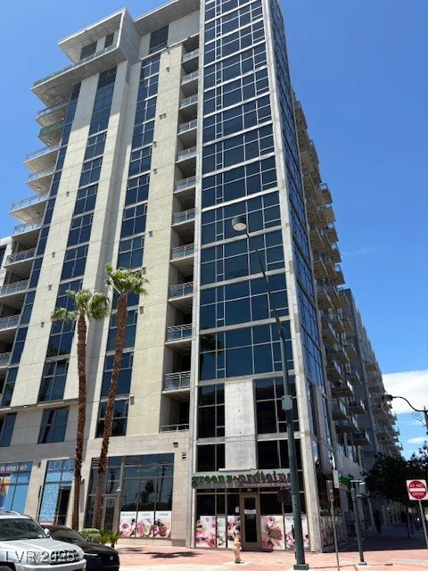 353 Bonneville, Las Vegas, NV 89101