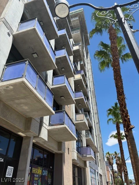 353 Bonneville, Las Vegas, NV 89101