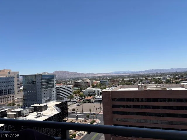 353 Bonneville, Las Vegas, NV 89101
