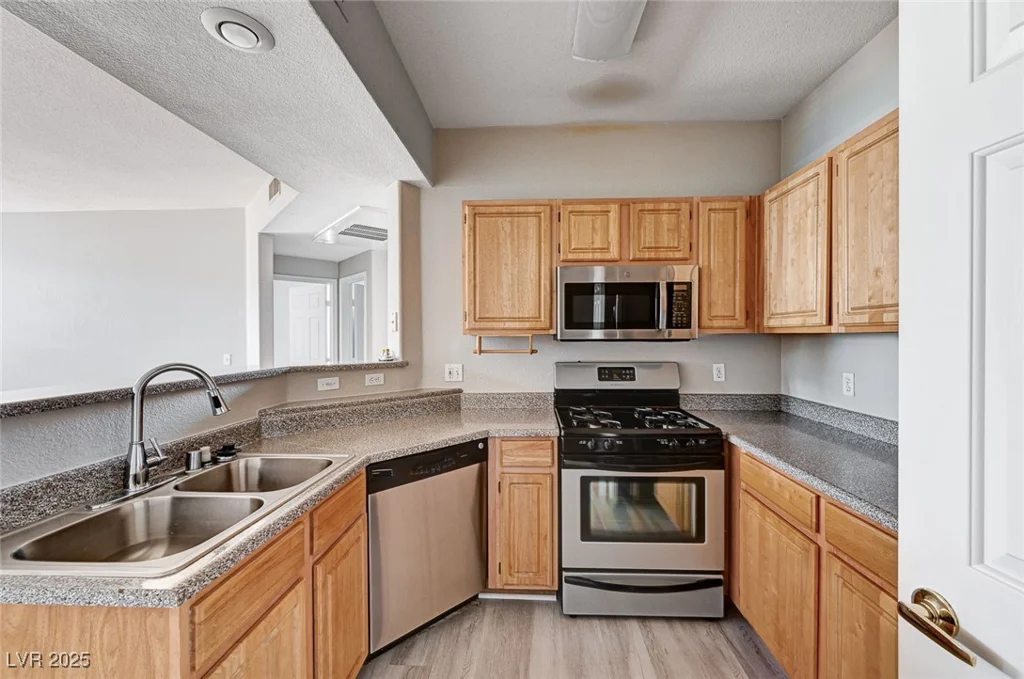 8555 Russell, Las Vegas, NV 89113
