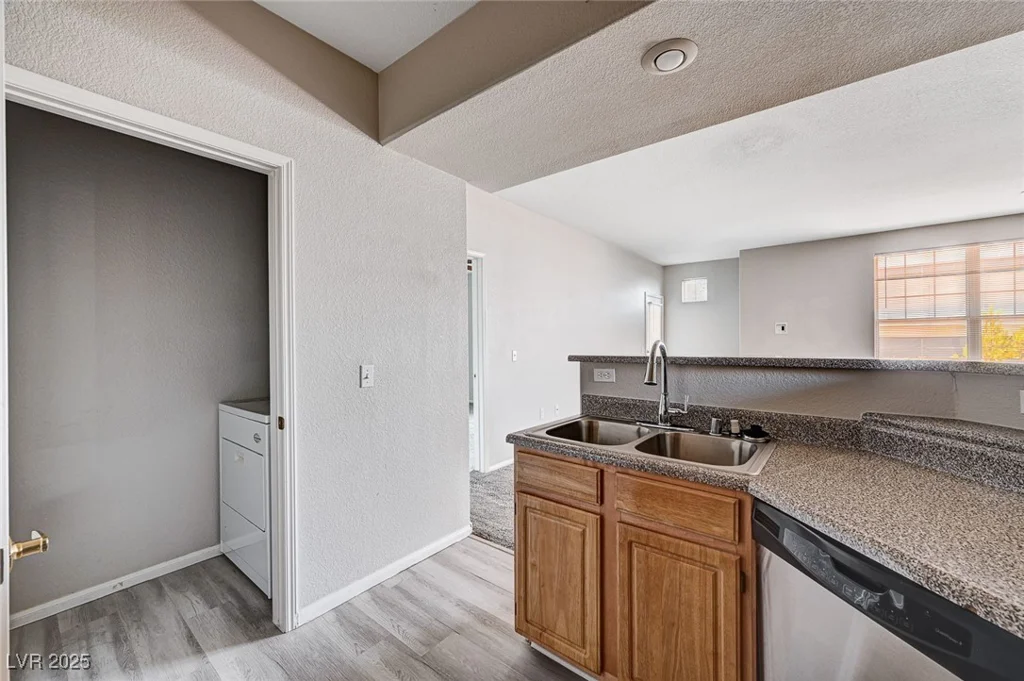 8555 Russell, Las Vegas, NV 89113