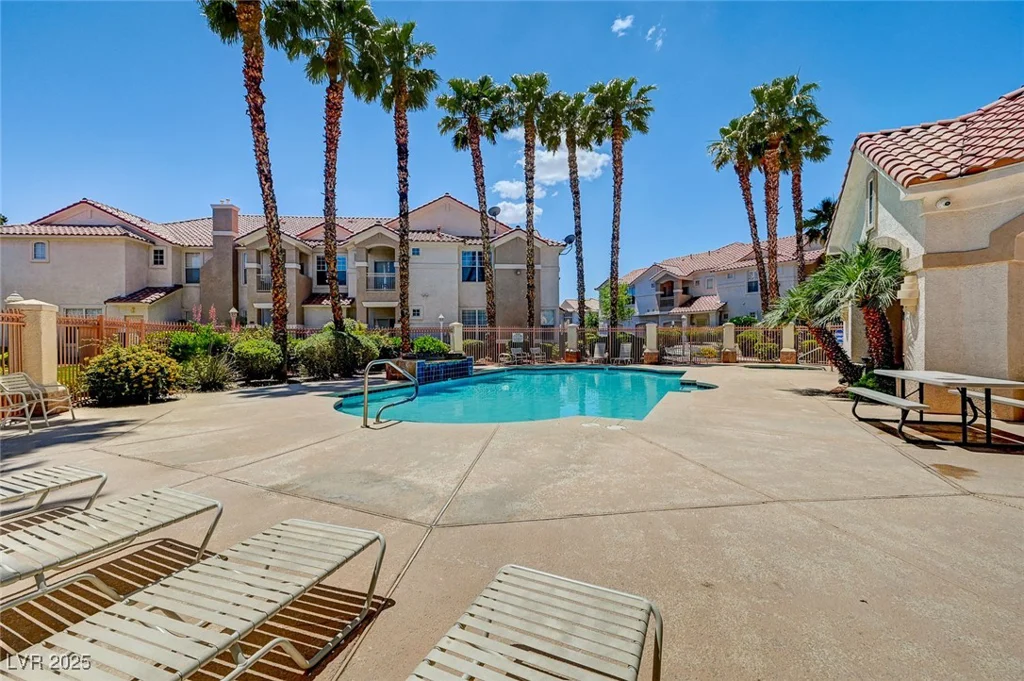 8555 Russell, Las Vegas, NV 89113