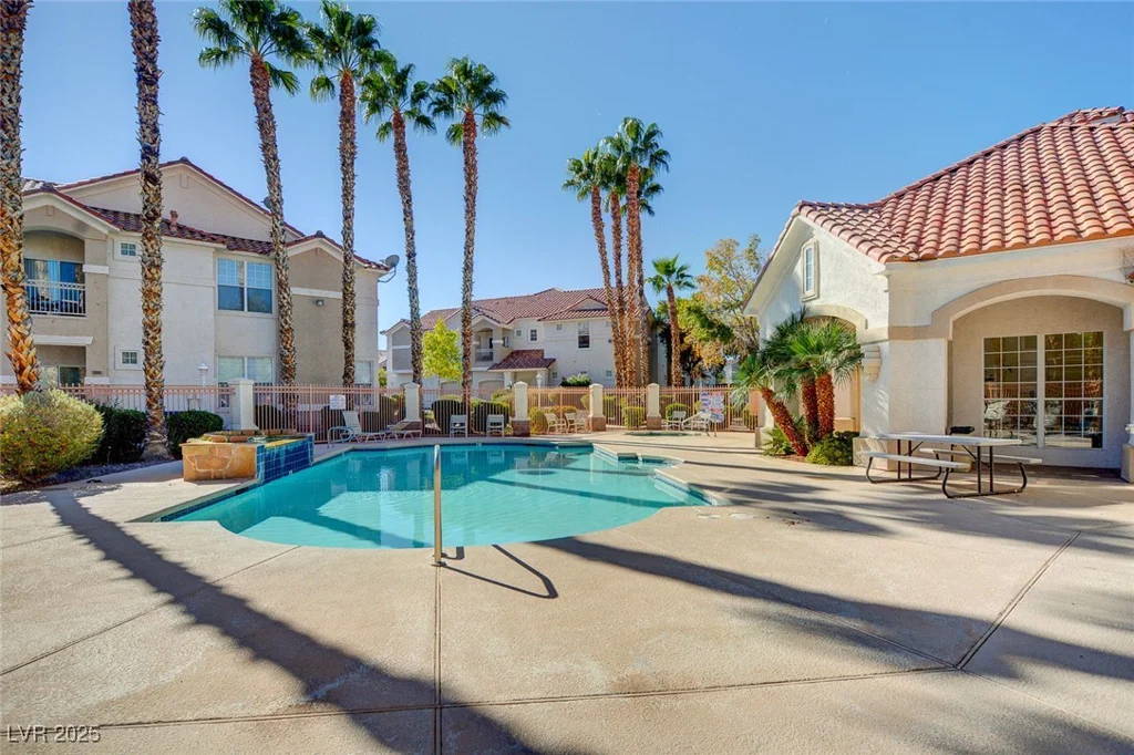 8555 Russell, Las Vegas, NV 89113