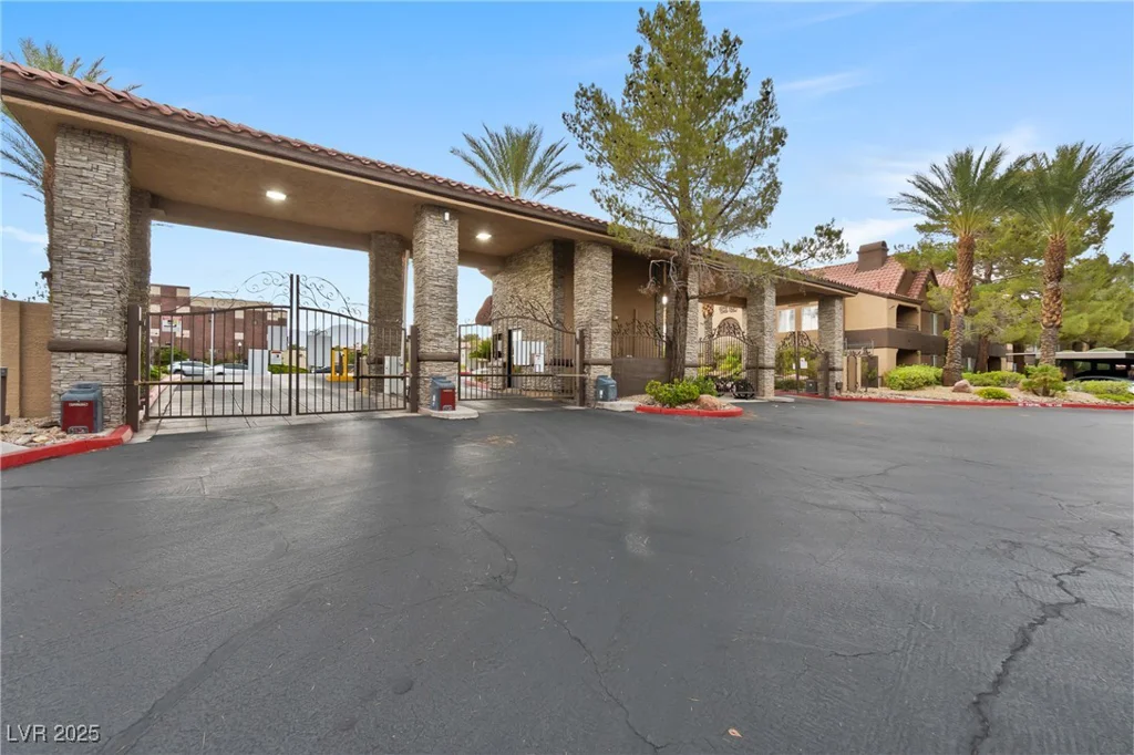 2200 Fort Apache, Las Vegas, NV 89117