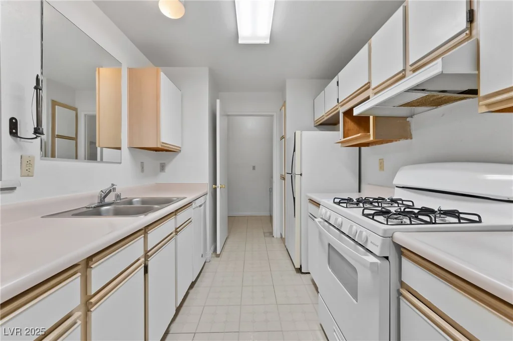 2200 Fort Apache, Las Vegas, NV 89117