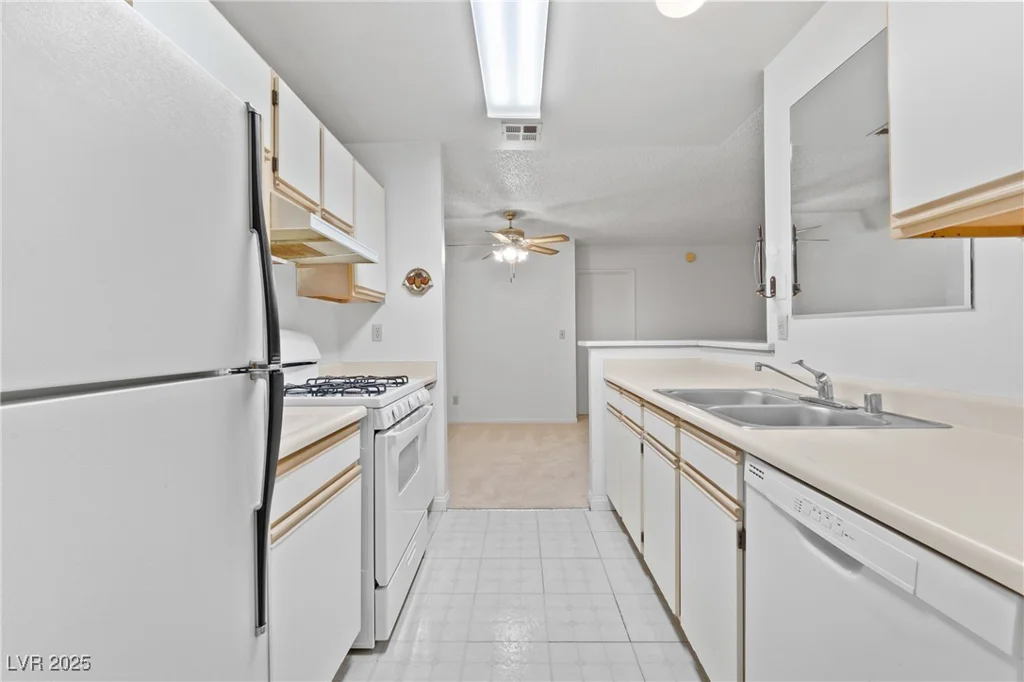 2200 Fort Apache, Las Vegas, NV 89117