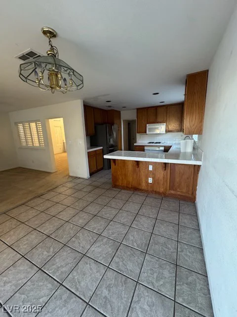 4556 New Dupell, Las Vegas, NV 89147