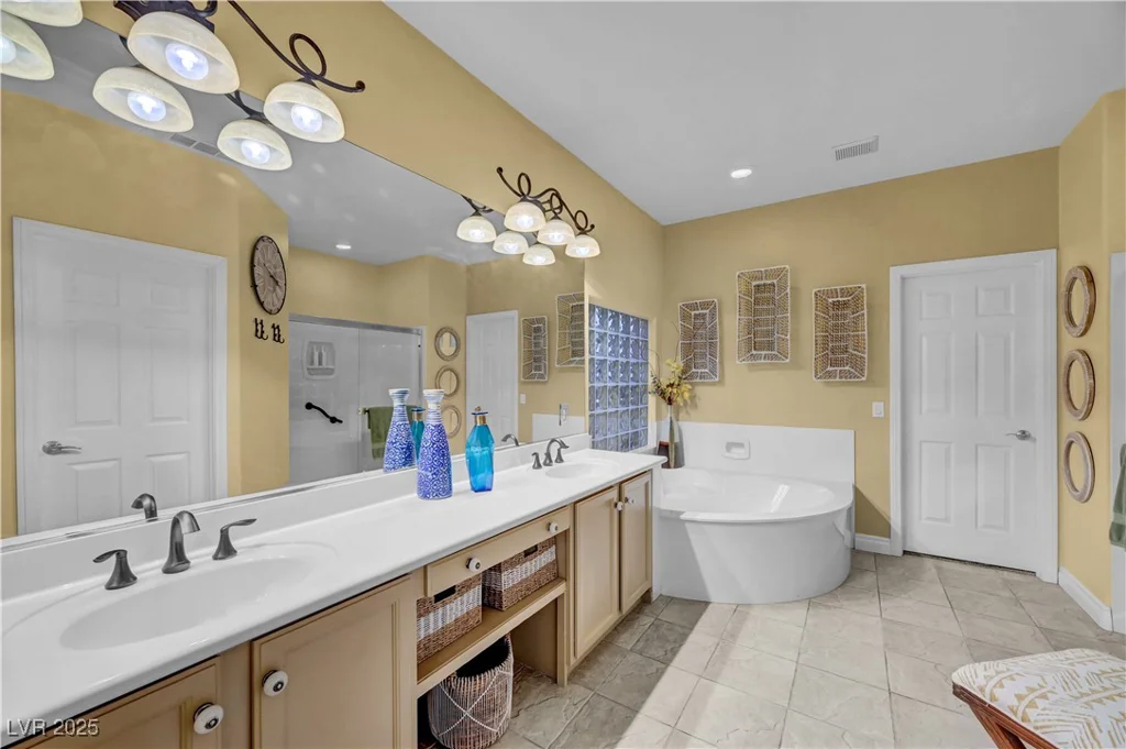 216 Chestnut Ridge, Henderson, NV 89012