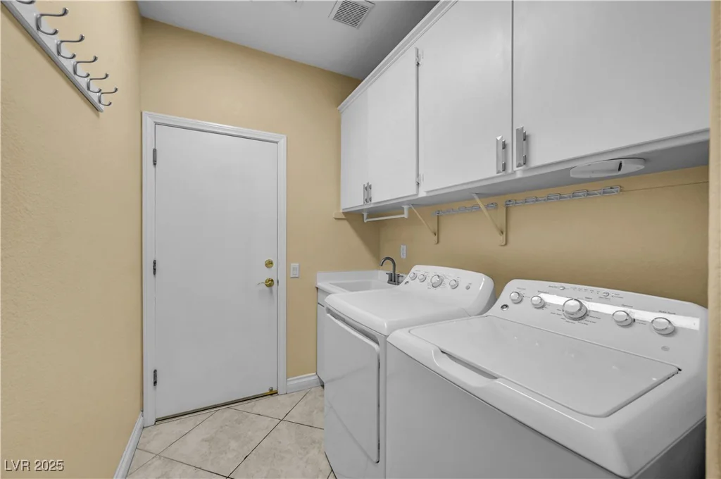 216 Chestnut Ridge, Henderson, NV 89012