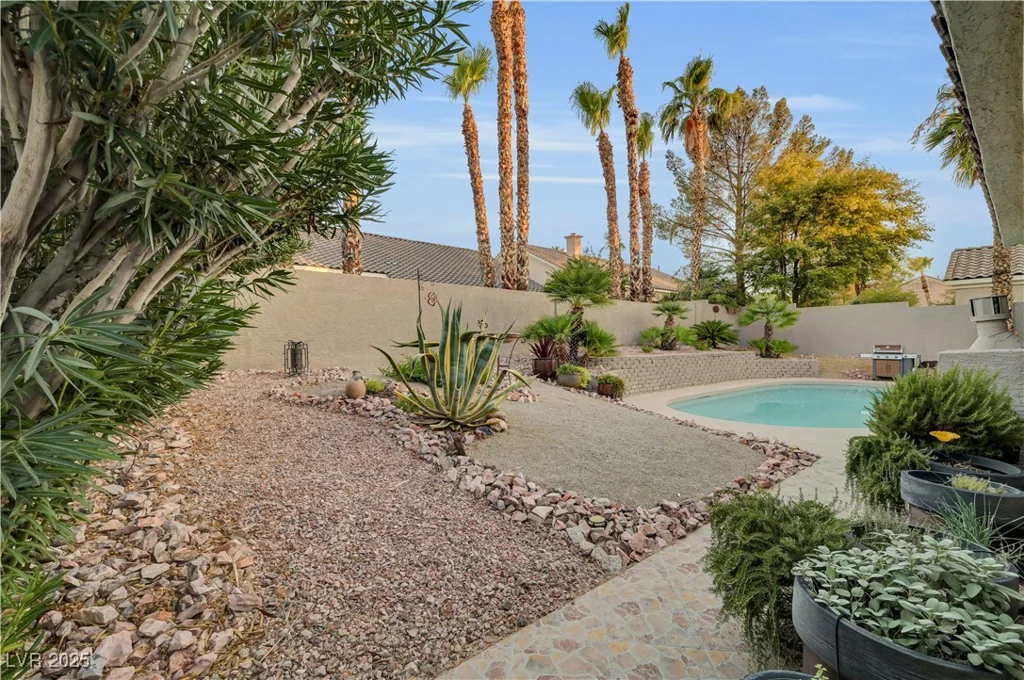 216 Chestnut Ridge, Henderson, NV 89012