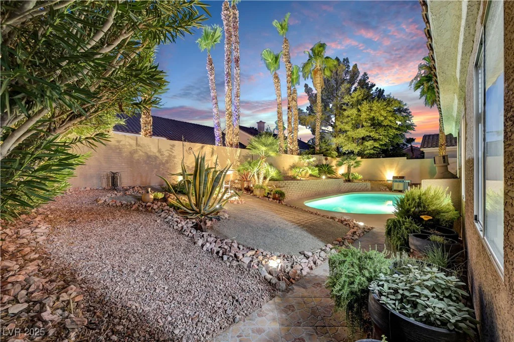216 Chestnut Ridge, Henderson, NV 89012