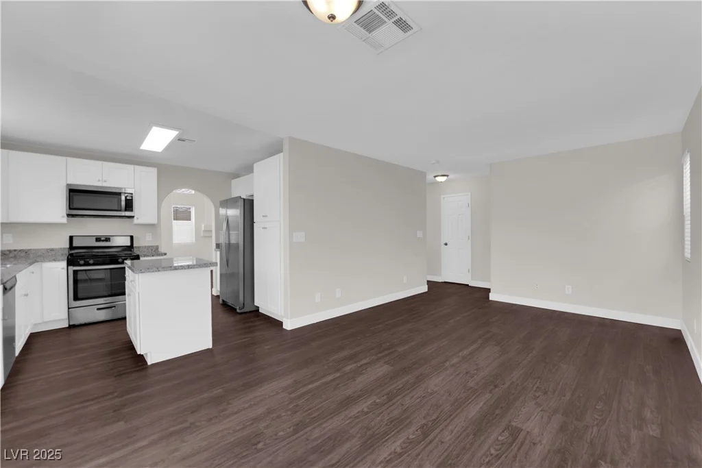 6920 White Lakes, Las Vegas, NV 89130
