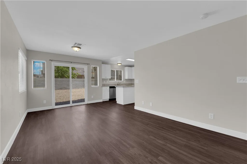 6920 White Lakes, Las Vegas, NV 89130