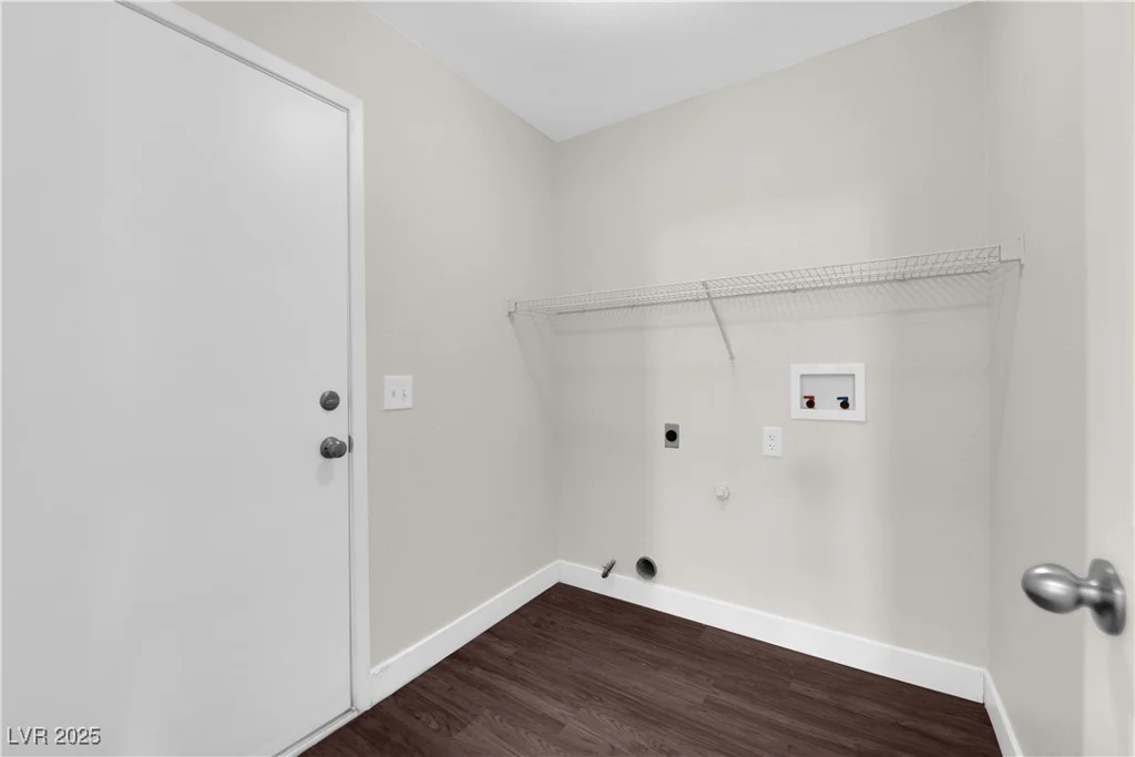 6920 White Lakes, Las Vegas, NV 89130