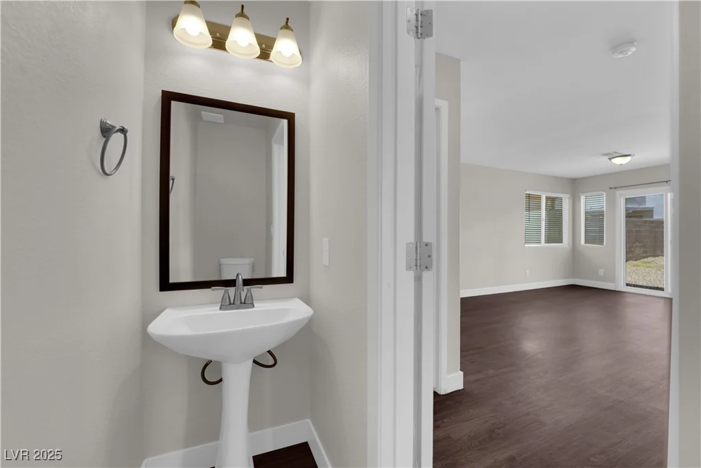6920 White Lakes, Las Vegas, NV 89130