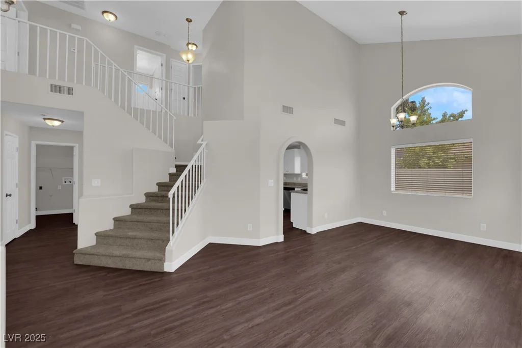 6920 White Lakes, Las Vegas, NV 89130