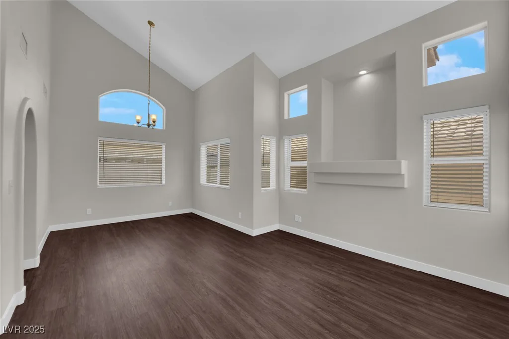 6920 White Lakes, Las Vegas, NV 89130