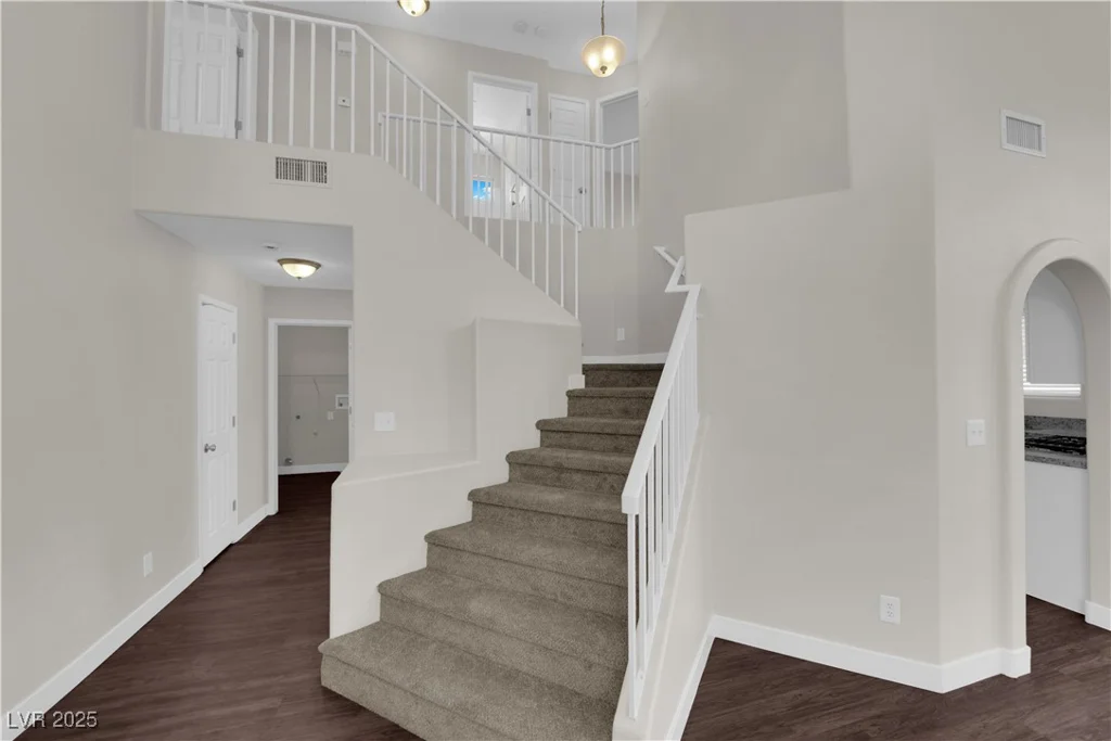 6920 White Lakes, Las Vegas, NV 89130