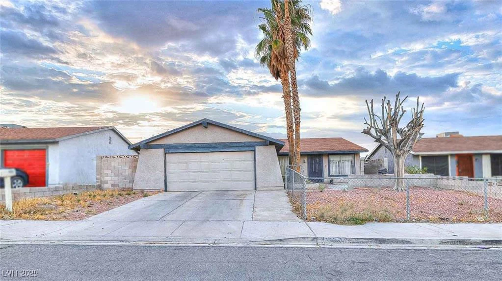4145 Plumtree, Las Vegas, NV 89115