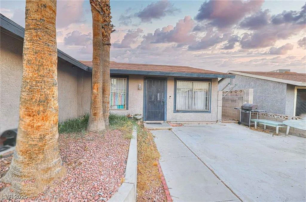 4145 Plumtree, Las Vegas, NV 89115