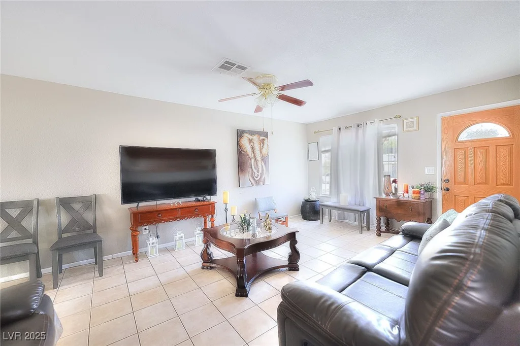 4145 Plumtree, Las Vegas, NV 89115